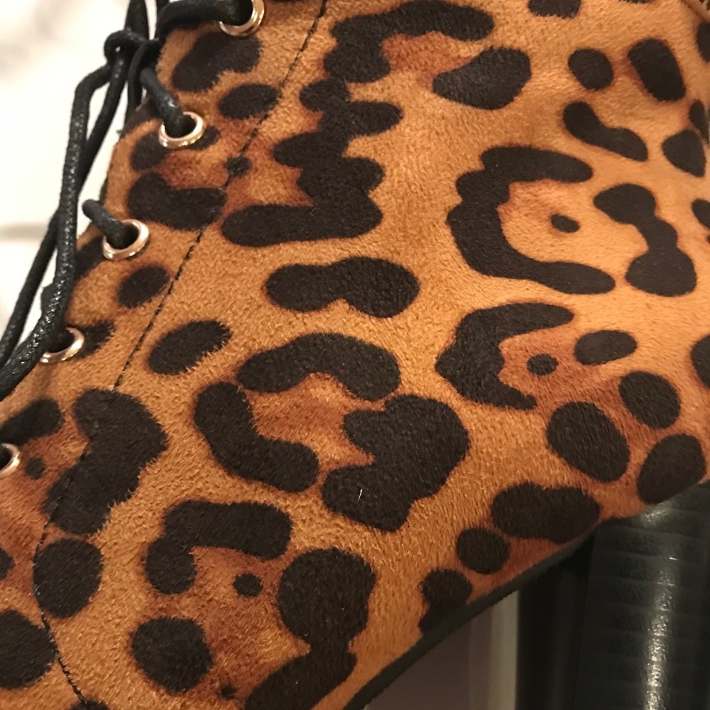 Italina Leopard Print Heeled Stiletto Bootie Sz 11 - Picture 6 of 6
